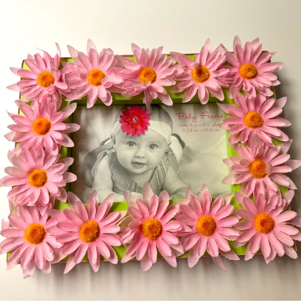 Baby Essentials Daisy Frame